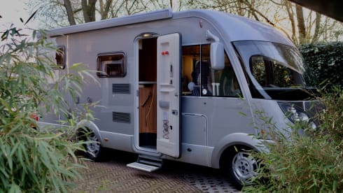 Mid Campery – 4p Hymer integrated from 2010 Mid Campery 