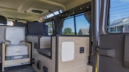 Louver – 2/3p Landrover Defender 110. Complete installation for your comfortable adventure
