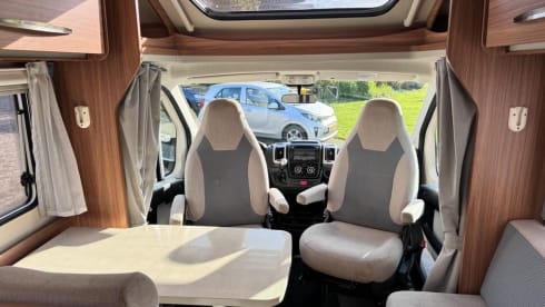 Carado automaat – 4p Carado semi-integrated from 2017