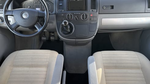 4-person Volkswagen California bus camper T5