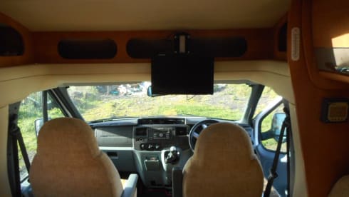 EASY 8 MOTORHOME HIRE JUST TURN UP AND GO