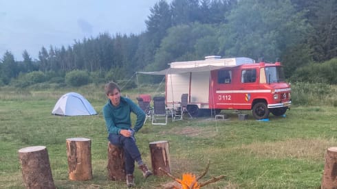 Leonardus – Leonardus - fire brigade camper Mercedes 4-p