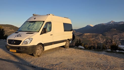 Donny – 2-seater Mercedes-Benz bus from 2013