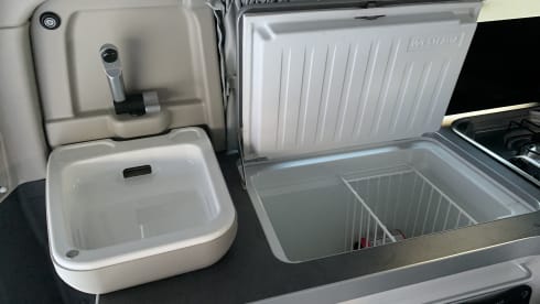 SAM – Neuer 5-Sitzer Van mit integrierter Toilette