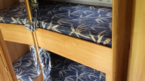 Super Brig 678 (2) – Nice Super Brig 678 (2) camper for 7 people