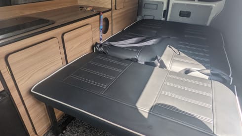 Big Dave – VW Transporter LWB - Perfect van for your first camping trip! Dogs allowed!