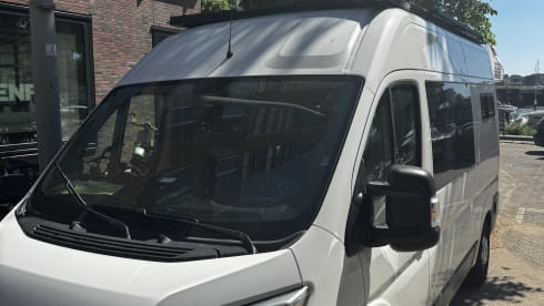 Off-grid & honden toegestaan – (Dog) Off-grid camper with Starlink & comfort – travel & remote work