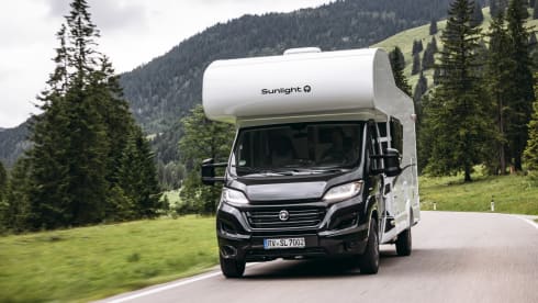 SUNLIGHT A70 Adventure (5 persons / trailer hitch / 2x Isofix))