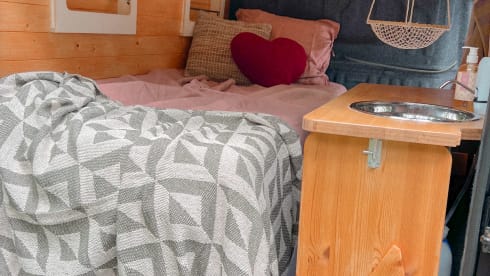Dolores – Unique and complete single-person camper Dolores. Small van, big adventure.