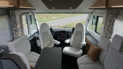 4p Adria Sonic plus 700 from 2023