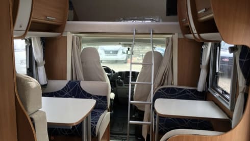 Cel4night – 7-seater overcab motorhome