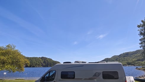 Yvonneke – Fiat : Off Grid-Nespresso-BIP&GO-Porte-vélos-Grand réfrigérateur-Réservoir GPL