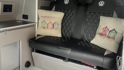 Jude – 4 berth Volkswagen LWB Campervan 2014 New Conversion 
