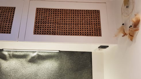 WanderVan Noé – Mooie zelfbouw camper voor 2P+kindje 