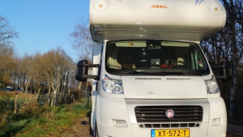 Adventurous family camper with the extra option of a trailer