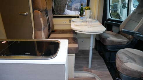 Chausson4, 4 sleeping- 4 seats, Bunk bed!