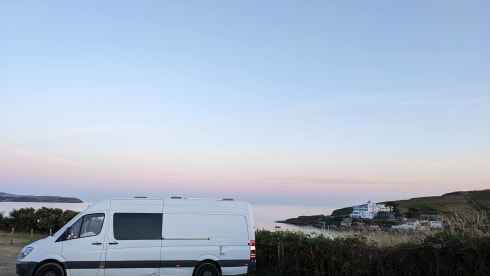 Maura the Boogy Wonder Van  – Superior Land Yacht 