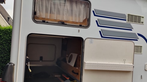 4p Hymer integrated from 2001
