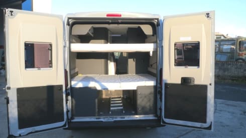 Menfys (1)  – Menfys VAN 3 MAXI S-Line (1) with optional bike rack