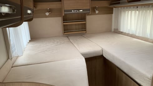 Hymer – Recent well equipped integral mobile home