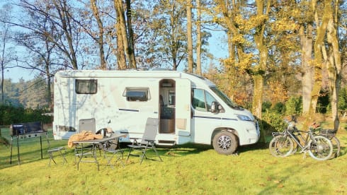 Camper Ledegem – 2p Carado semi-integrated from 2024