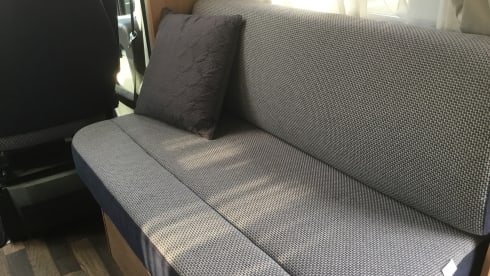 Sky wave – 4p Knaus semi-integrated from 2017