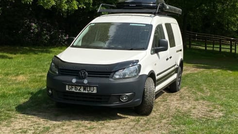 Callie the Caddy – Off-Grid 4x4 van. Insurance included!
