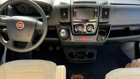 Ons huisje op wielen 🚐 – 5p Rimor alcove from 2018