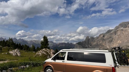 Max – 5p Volkswagen campervan uit 2017