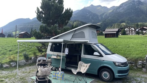 4p Volkswagen T6 L2H1 from 2017 with 2022 interior