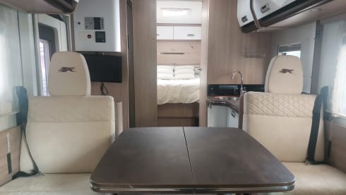 Superb super-equipped Camper
