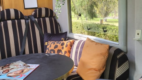 Toedeledokie  – Neat, warm Fiat integral camper, 4p 