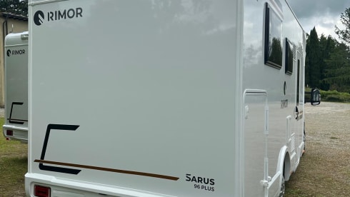 Nr. 15 – Wohnmobil für bis zu 4 Personen als Automatik und Einzelbetten