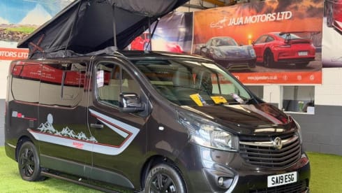 Andys camper – Campervan Vauxhall Vivaro a 4 posti letto del 2019