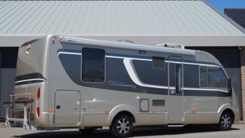 Onze dame – BURSTNER 735 ELEGANCE