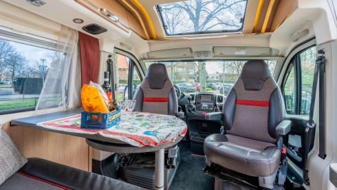 Bus camper Malibu 600 DB GT in perfect condition for 2 persons (Sdam)