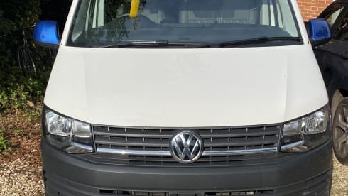 Bobbi-blue – Bobbi-blue VW T6 4 berth 5 seater