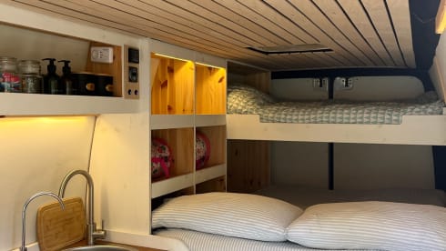 Bolt – 5 berth Mercedes-Benz Sprinter Van 2016