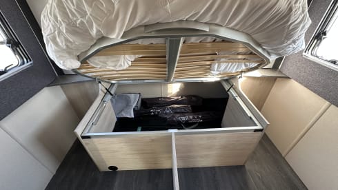 2026 Reg Island Bed 4 berth Autotrail F74 