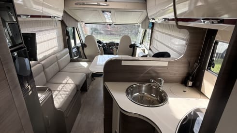 5 sterren huis op wielen  – 6p McLouis integrated uit 2018
