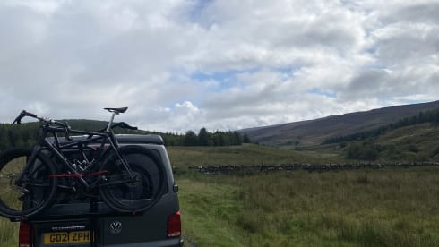 Florrie The Adventure Van - Volkswagen Transporter T6 Camper King