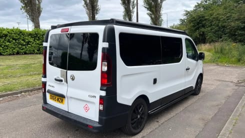 Paddy – Fantastic Vauxhall Vivaro campervan