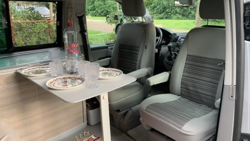 Nomaatje – 4p Volkswagen bus from 2014