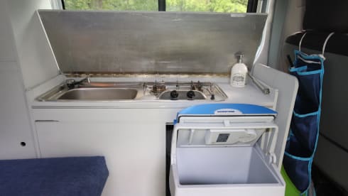 Viv – Handy and complete bus camper