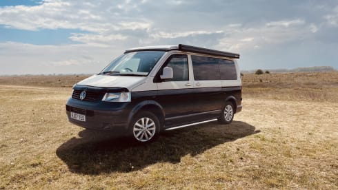 Obi Van Kenobi – 4 berth Volkswagen campervan from 2007
