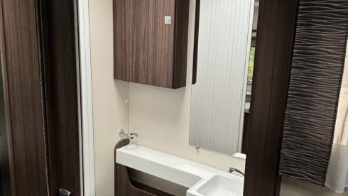 Benimar Tessoro 497 bj:2020  – 4p Benimar Tessoro 497 semi-integrated from 2020 AIRCO in NEW CONDITION!