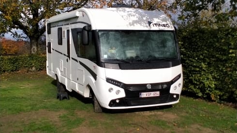 Freedom on wheels! Luxurious spacious motorhome with all amenities