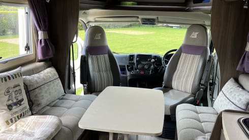 The Breeze – Comfortable, spacious and well equipped motorhome.