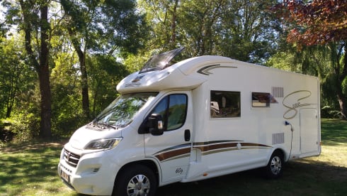 MC Louis MC4 Sovereign – Beautiful fully equipped MC Louis camper ready to leave