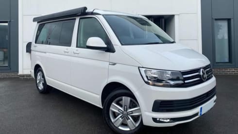 White Cali 2019 – 2019 VW California Campervan - Auto DSG- Sleeps 4